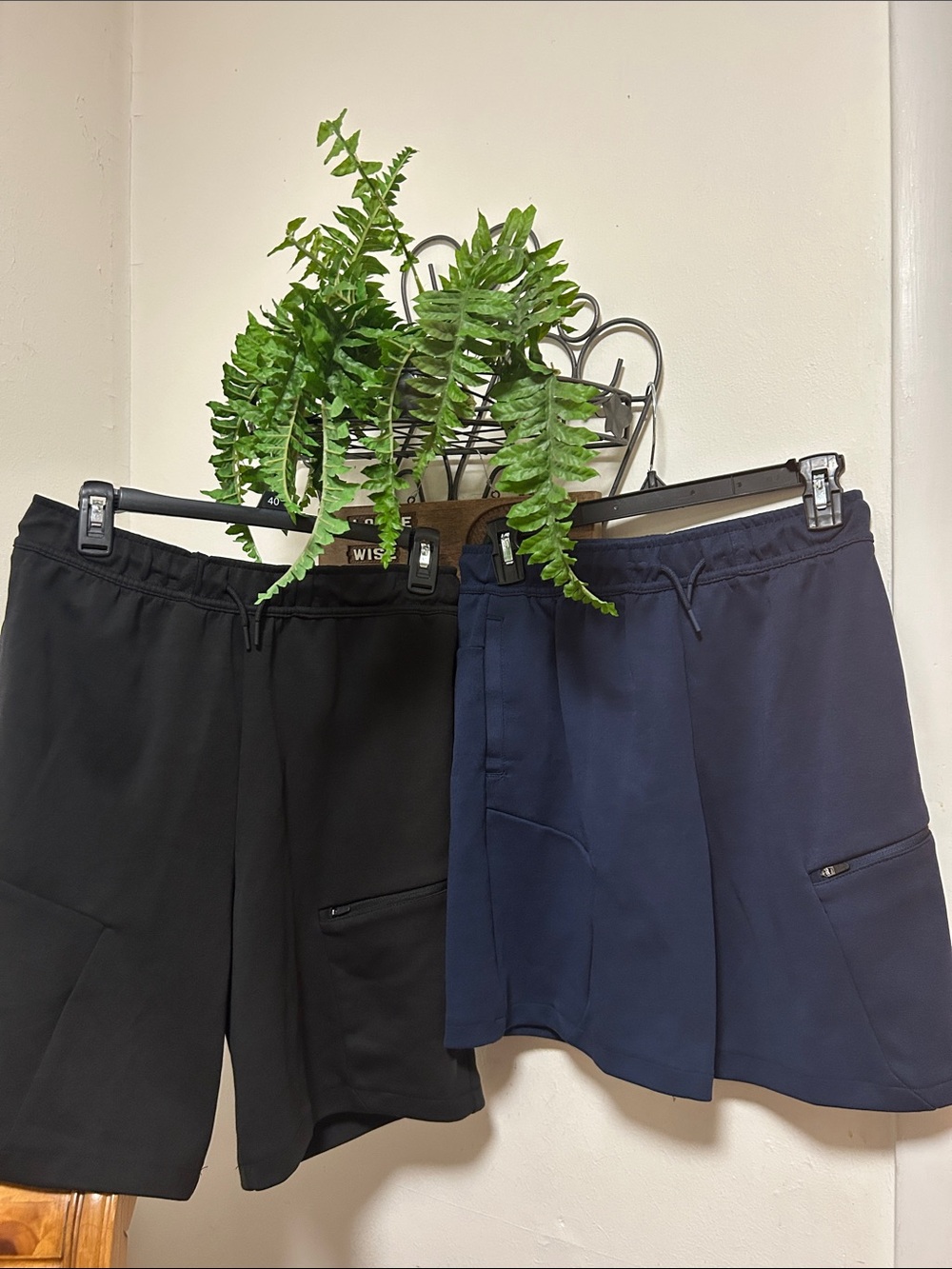 Athletic Works Shorts with Two Pockets, a Zip and a Side. Sett- 1 navy & 1 black